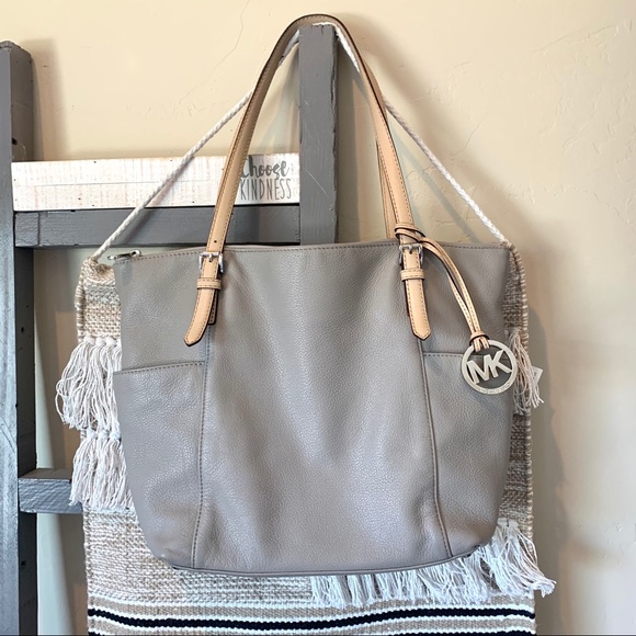 Michael Kors Handbags - Michael Kors large Leather tote purse